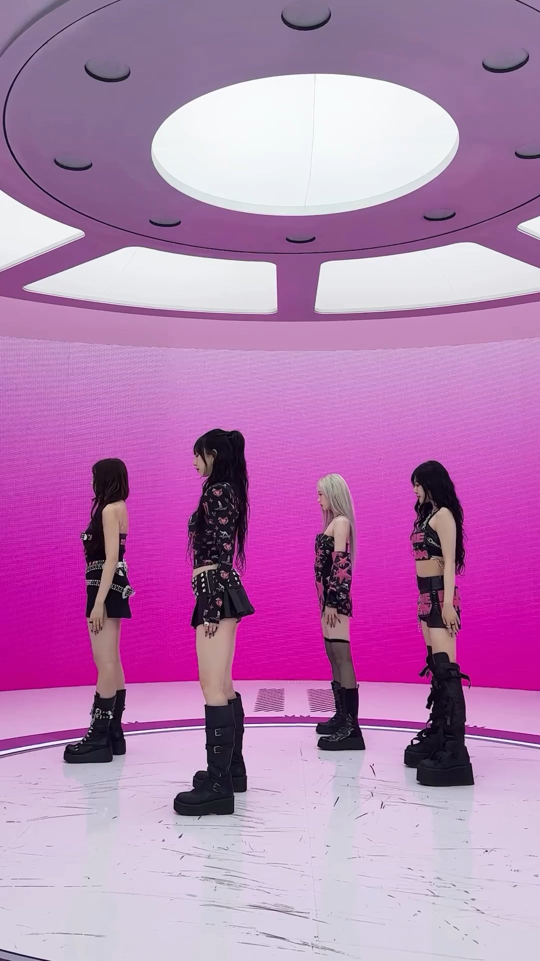 240703 aespa TikTok Update - ✧･ﾟ:* I’m a hot mess *:･ﾟ✧