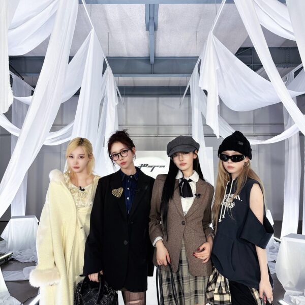 241121 aespa Twitter Update - -ˋ⭑We Flash ⚝ᯓ👠👜👖