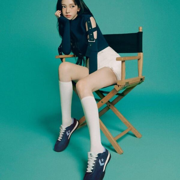 250223 Karina for Converse x Run Star Trainer Obsidian