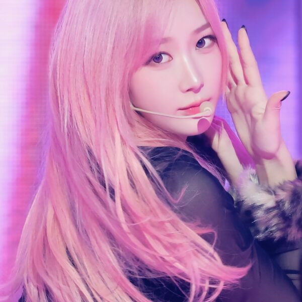 250130 Giselle - Toxic (Orig. Britney Spears) @ 2024 MBC Gayo Daejejeon Stage Pics