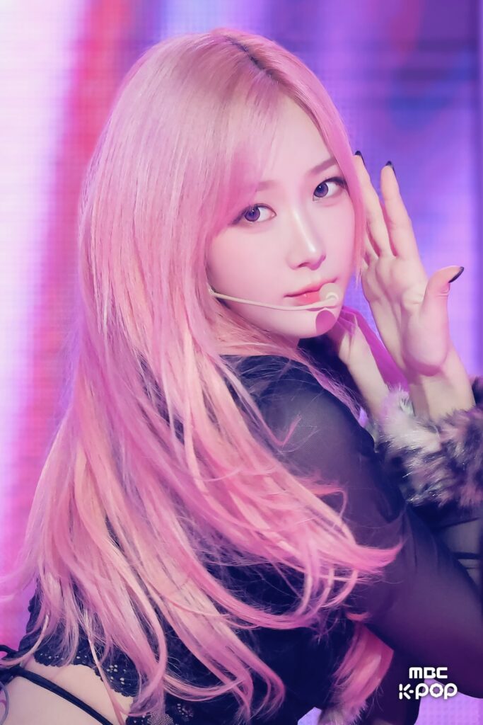 250130 Giselle - Toxic (Orig. Britney Spears) @ 2024 MBC Gayo Daejejeon Stage Pics