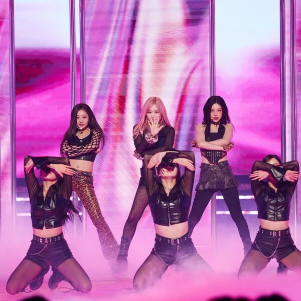 250130 Giselle x ITZY Yeji x KISS OF LIFE Julie - Toxic (Orig. Britney Spears) (2024 MBC Gayo Daejejeon Stage Pics)