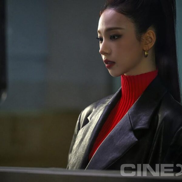 241217 Karina for Cine21 x HELLO, NEW SANTA (Issue No.1486 - Filming Site Pics)