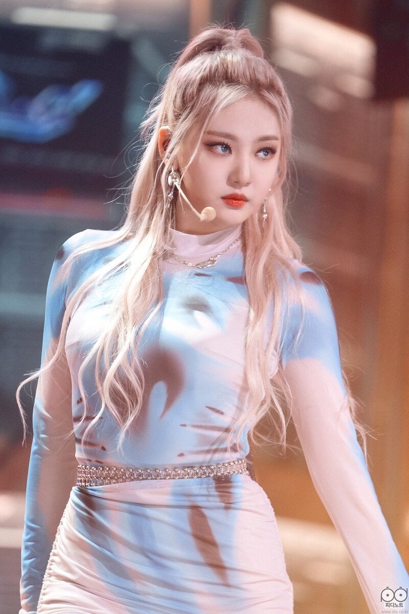 220724  Ningning ( Illusion' & 'Girls' at SBS Inkigayo)