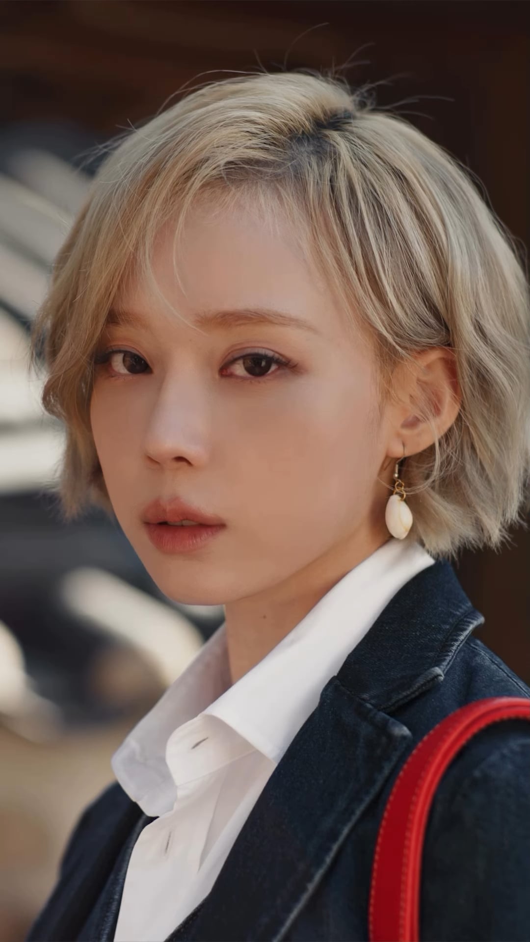 250306 Polo Ralph Lauren Instagram Update with Winter - #ThePoloPlay Large Tote in Cherry complements a layered denim look, as seen on WINTER