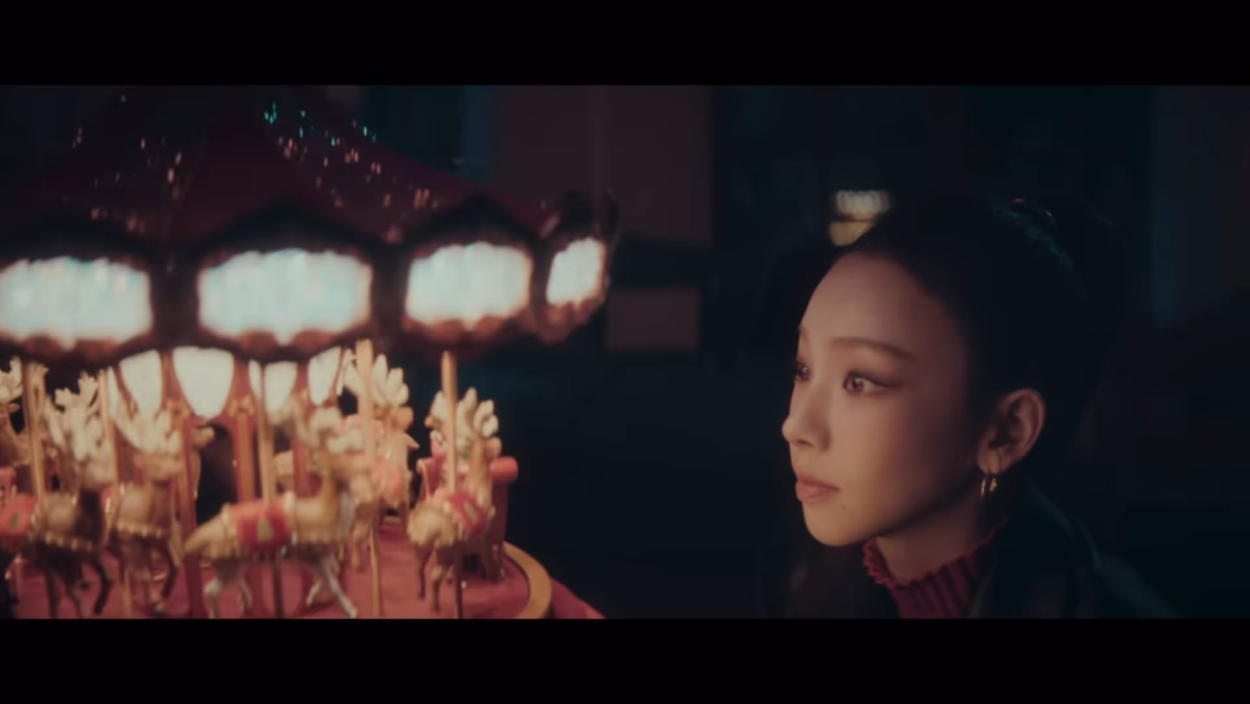 250105 Shinsegae Instagram Update with Karina - Bye, New Santa