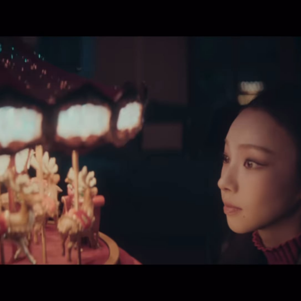 250105 Shinsegae Instagram Update with Karina - Bye, New Santa