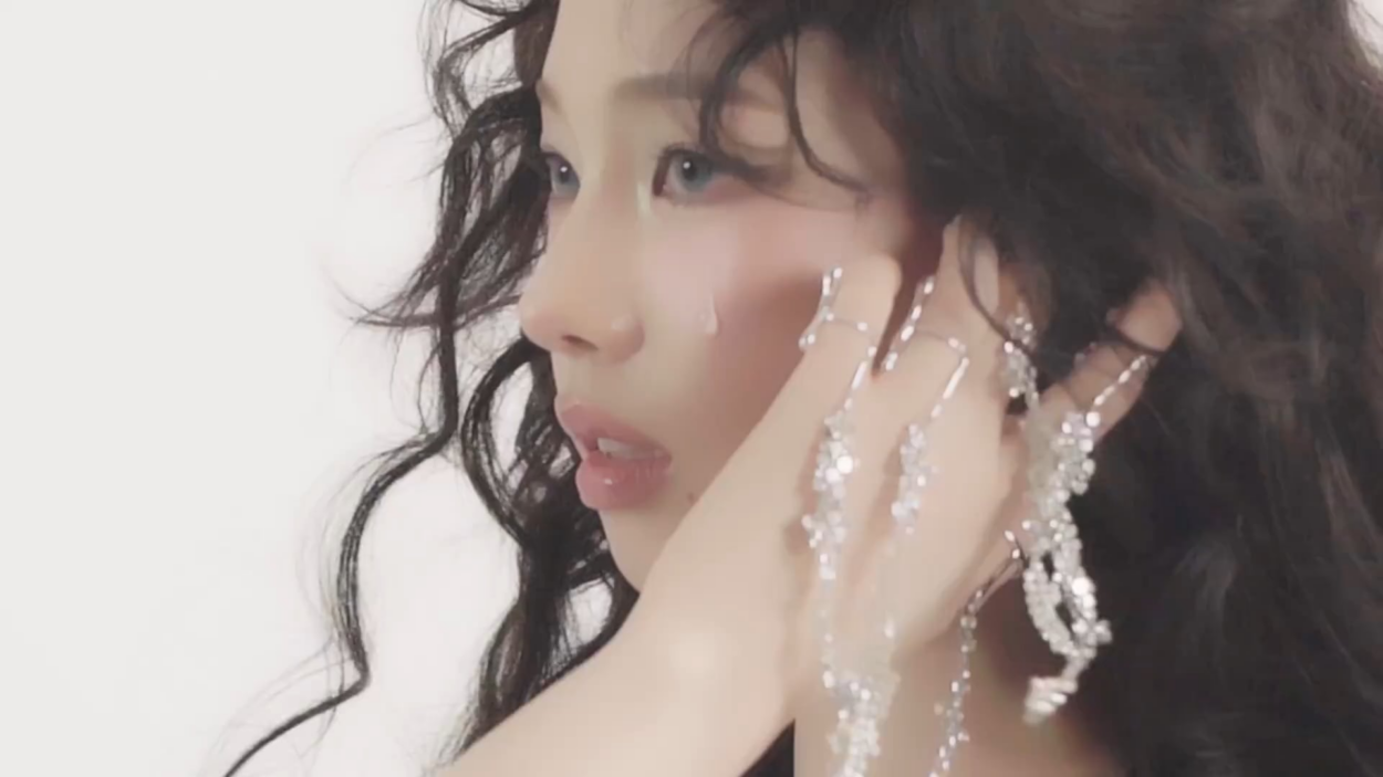 250215 Karina - Puss Puss China Issue No.23 Behind The Scenes