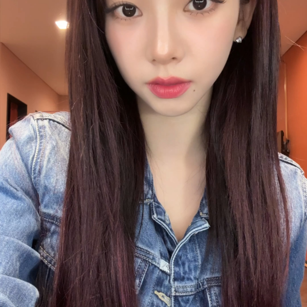 241202 aespa TikTok Update with Karina - ootd for #SynchroU and then…