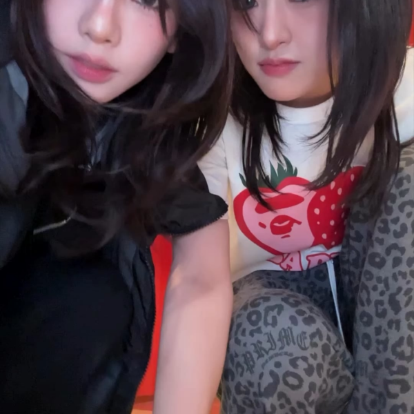 241226 aespa TikTok Update with Karina - STICKYYYYY (with IVE Yujin)