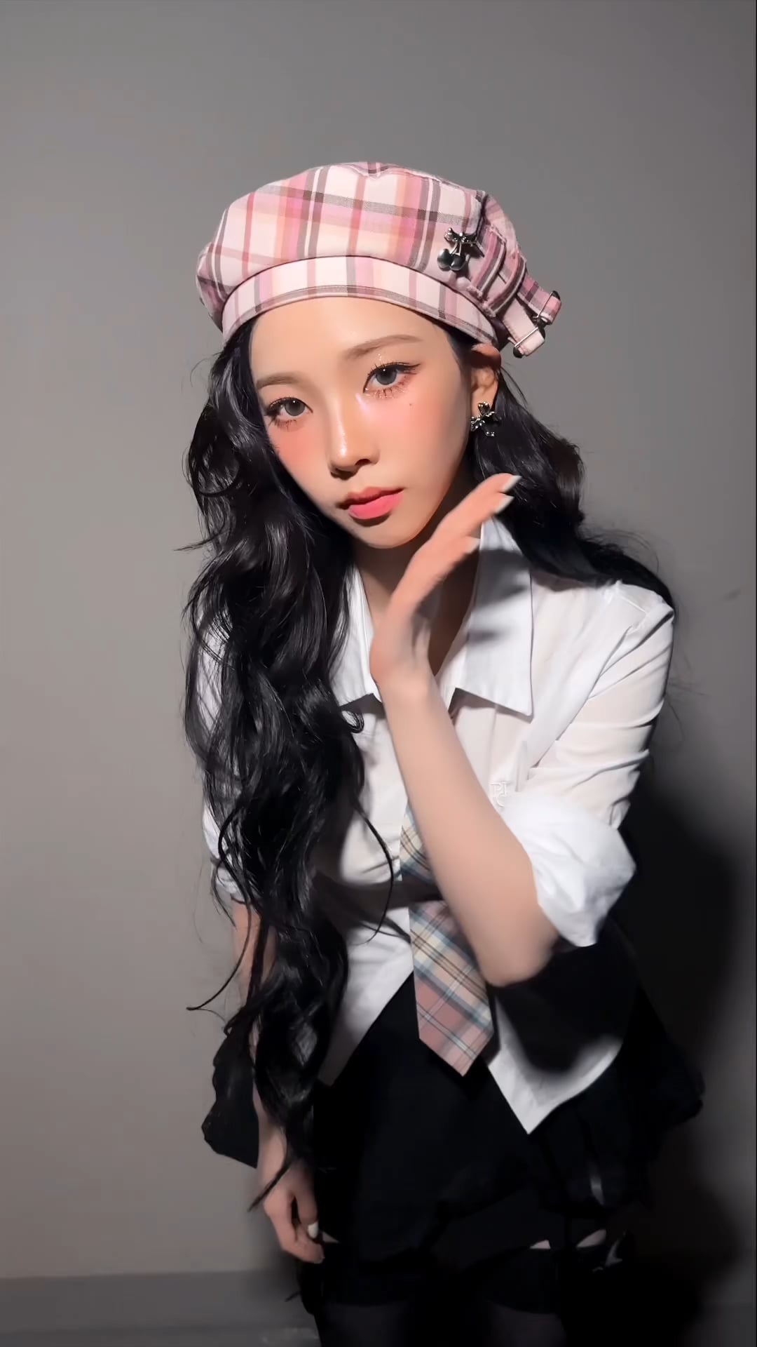 250114 aespa TikTok Update with Karina - Rum Pum Pum Pum!