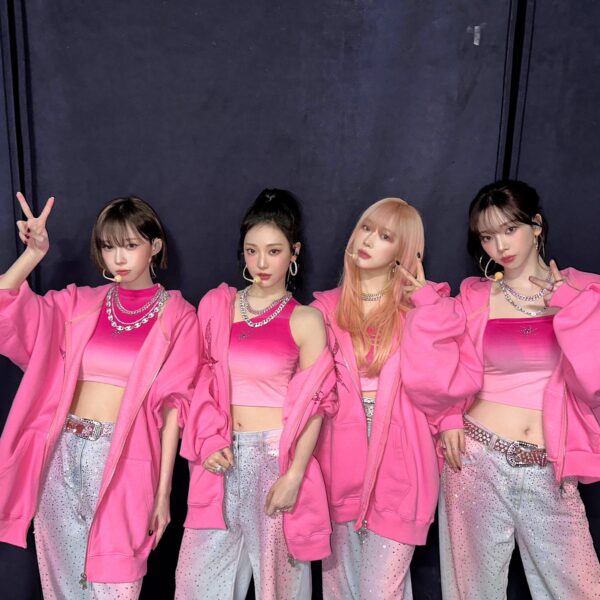 241225 aespa Twitter Update - pink hoodie gurls 💗