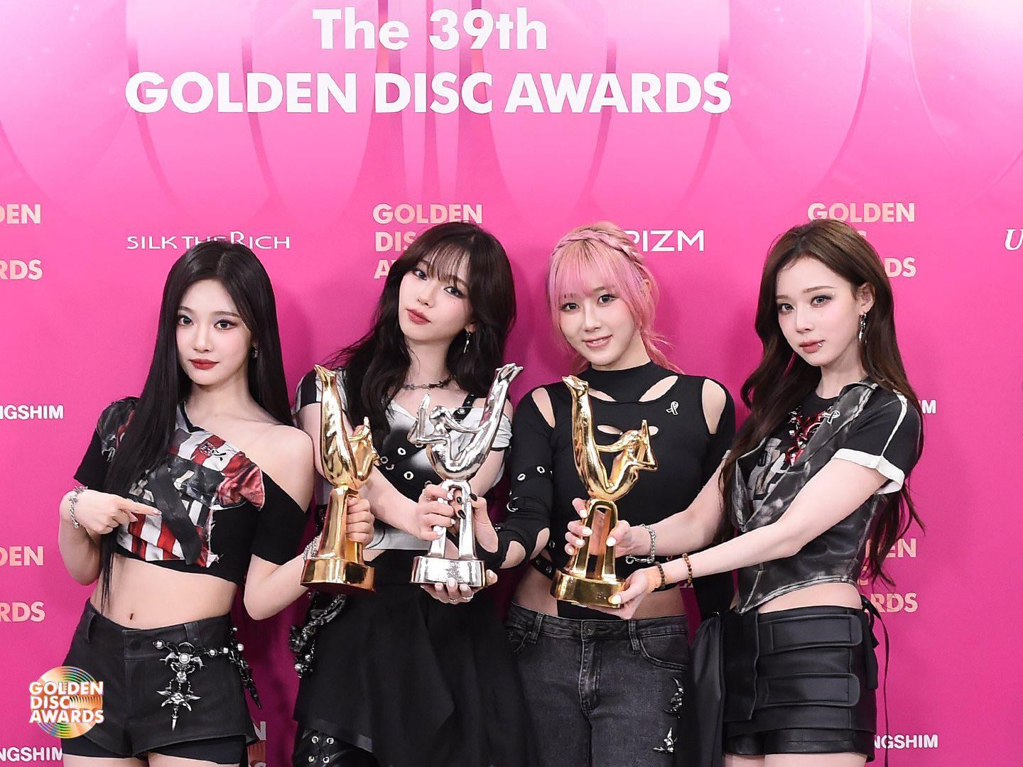 250107 Golden Disc Awards Twitter Update With aespa - The 39th Golden Disc Awards Winner of SONG OF THE YEAR & BEST DIGITAL SONG & BEST ALBUM Photo