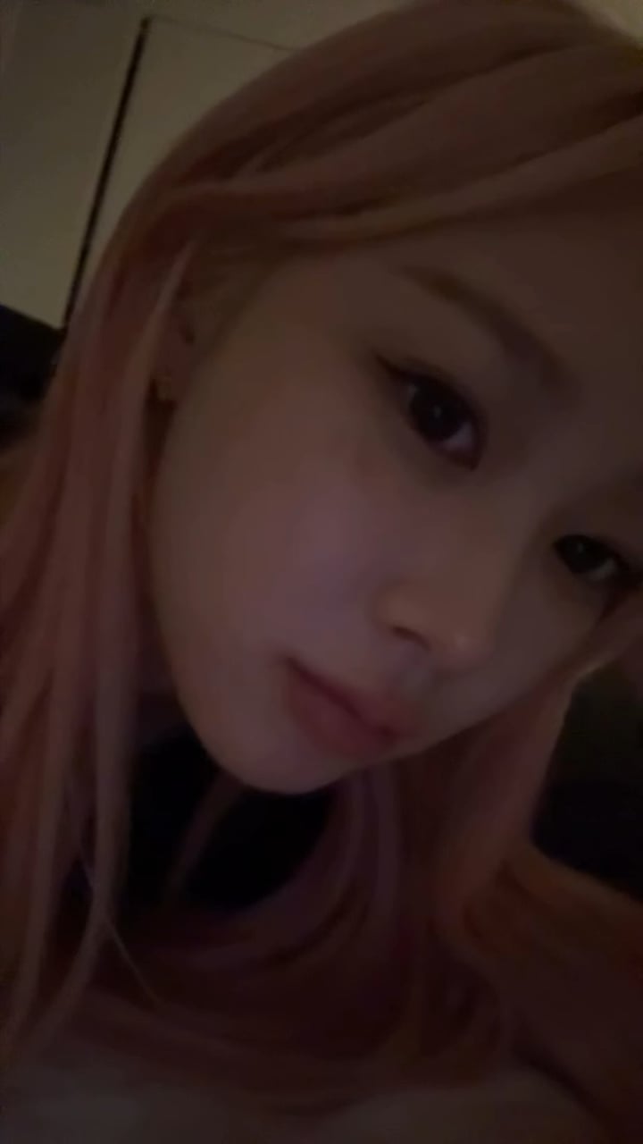 241127 aespa TikTok Update with Giselle - To you on this first snowy afternoon
I'd be happy if I could just call you