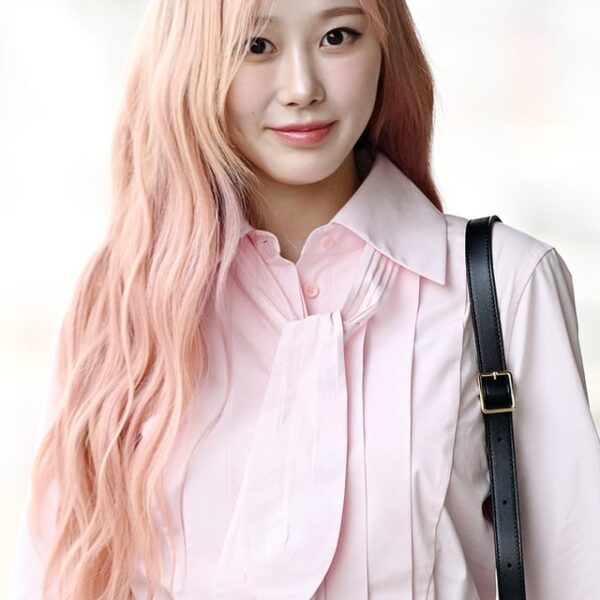 250326 Giselle - Departure for Tokyo to attend 'LOEWE Crafted World Exhibition' (Press Photos)