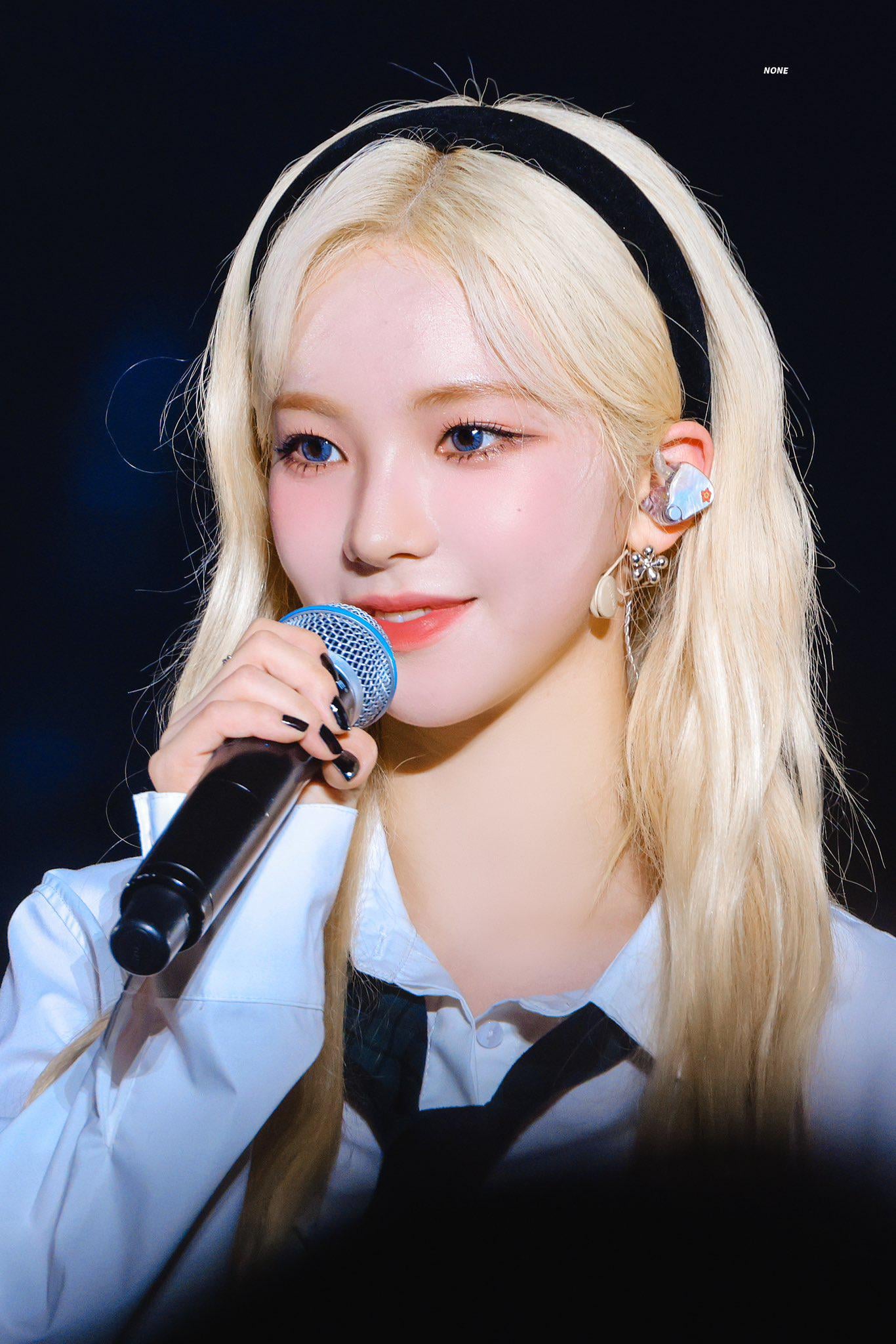 230415 Karina