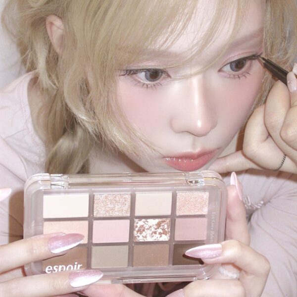 250121 Winter for espoir x Eye Core Palette: Honey Oat Latte
