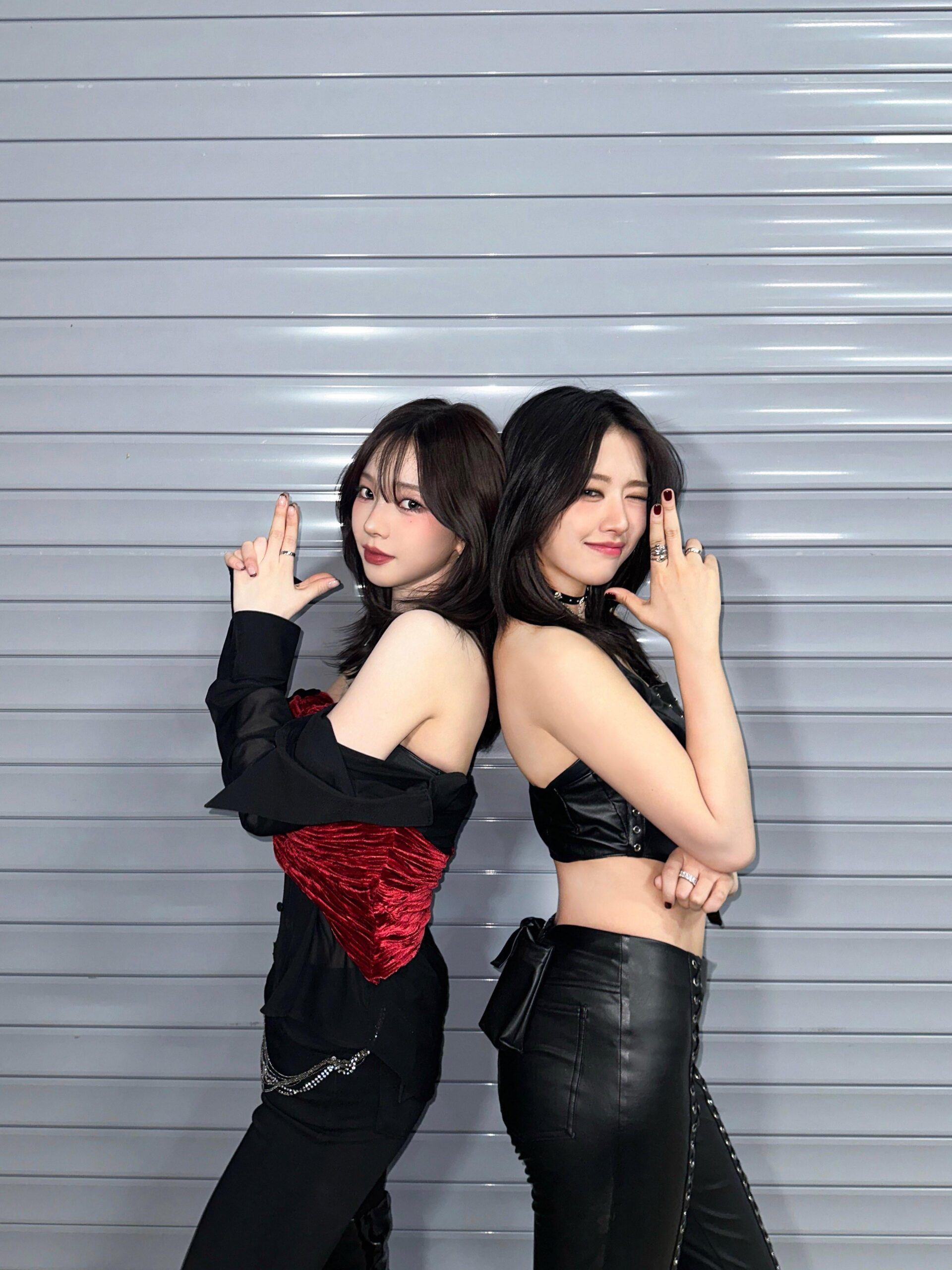 241225 aespa Twitter Update with Karina - 𝕶𝖎𝖑𝖑𝖊𝖗 (with IVE Yujin)