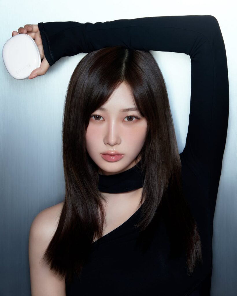 250313 Giselle for EITHER＆ x Glow & Blur Pixel Cushion