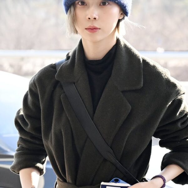 241214 Winter & Karina's departure for Shanghai to attend KMStation Fansign Event (Press Photos)