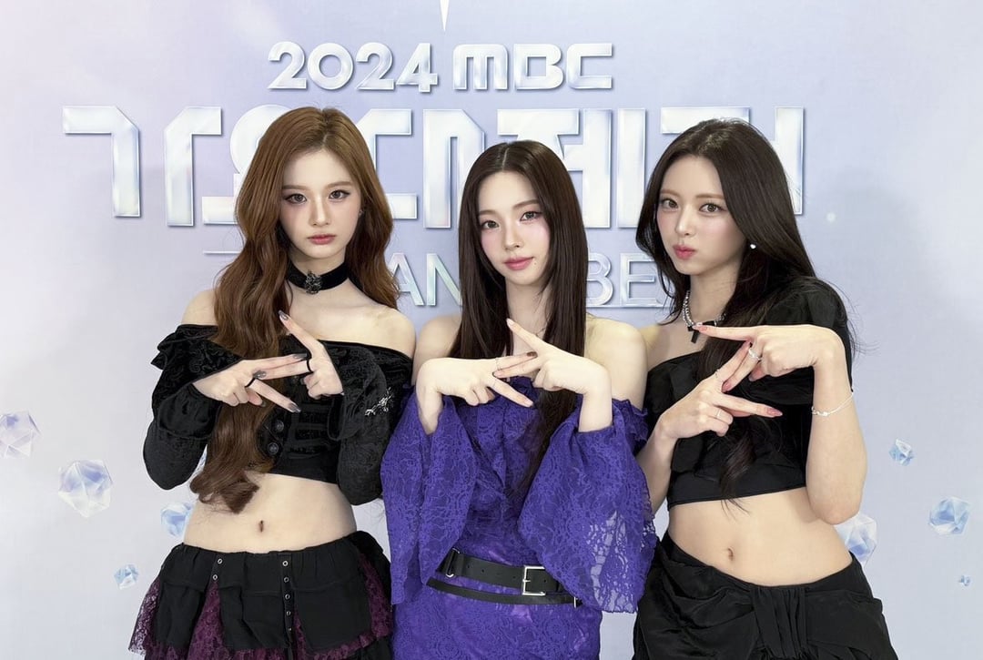250129 ITZY Twitter Update with Karina (with Yuna & NMIXX Sullyoon)