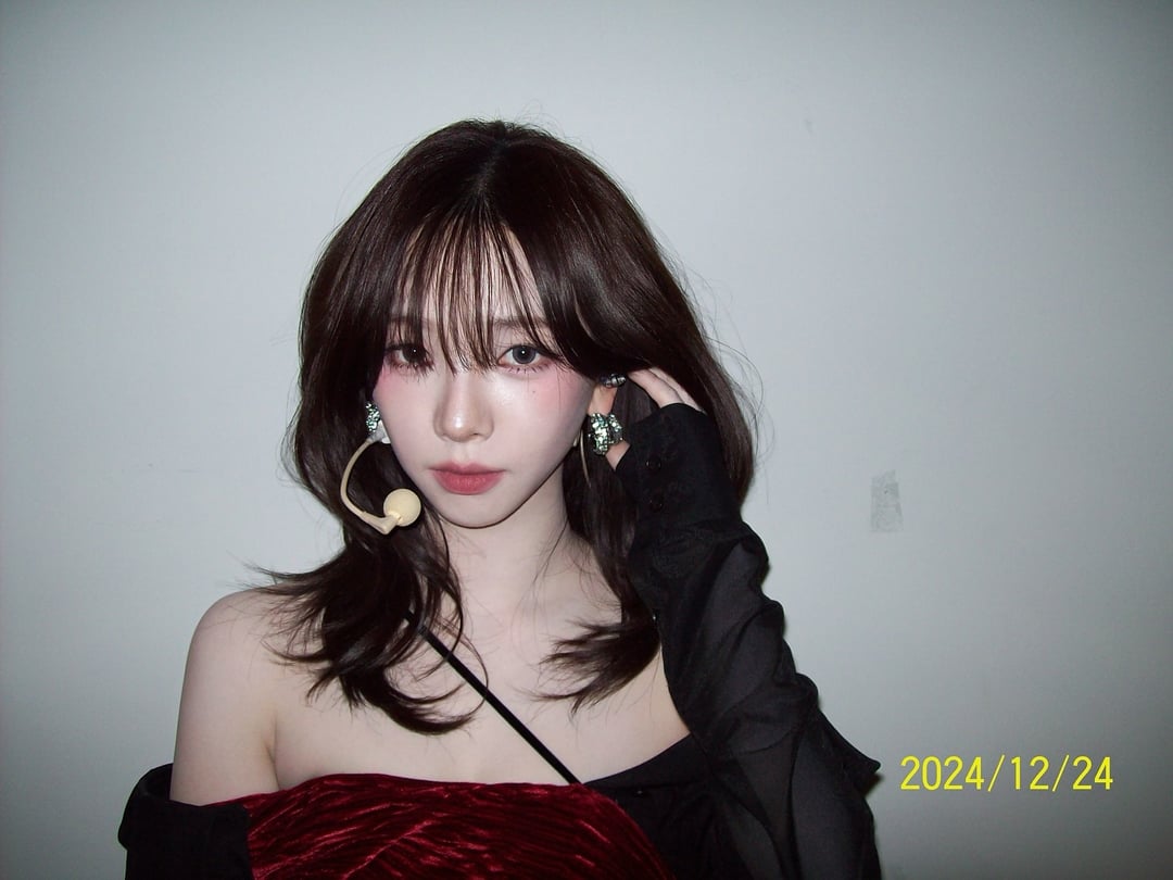 241227 Karina Instagram Update with IVE Yujin