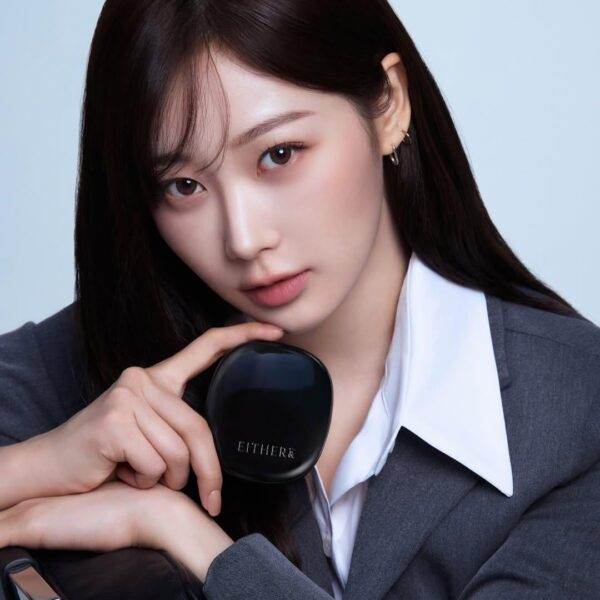 250308 Giselle for EITHER＆ x Blur Pixel Cushion