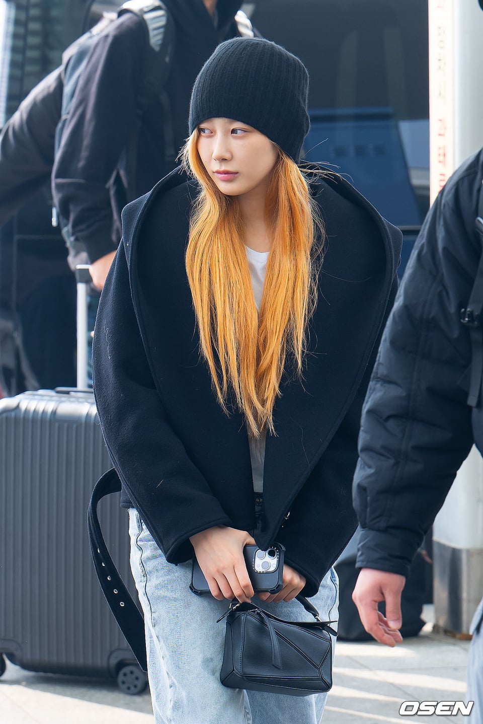 250301 aespa - Departure for London to perform at 'SYNK : PARALLEL LINE TOUR' in EU (Press Photos)