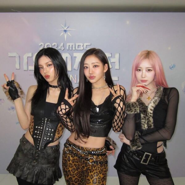 250130 Giselle Instagram Update with ITZY Yeji & KISS OF LIFE Julie