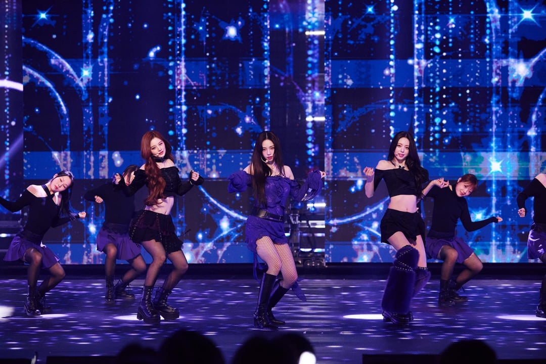 250129 Karina x NMIXX Sullyoon x ITZY Yuna - Pocket Locket (Orig. Alaina Castillo) (2024 MBC Gayo Daejejeon Stage Pics)