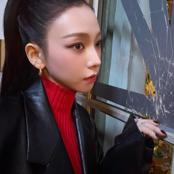 241226 only_shinsegae Instagram Update with Karina