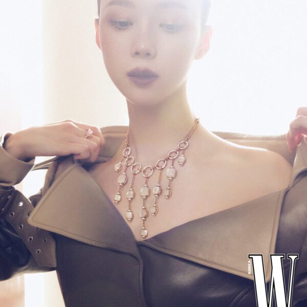 250421 Winter for W Korea x Pomellato (May 2025 Issue Pictorial)