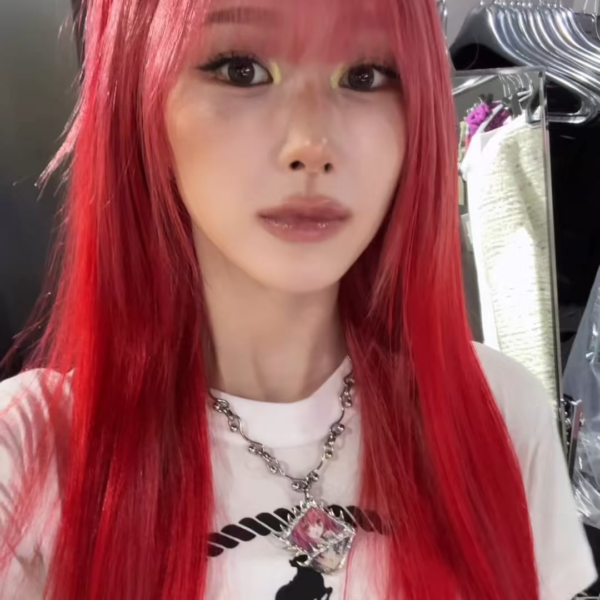 250413 aespa TikTok Update with Giselle - i like my makeup today and my accessories