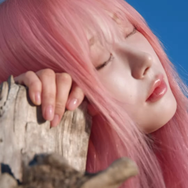 250412 Giselle for LOEWE Perfume x Paula’s Ibiza 2025 Campaign