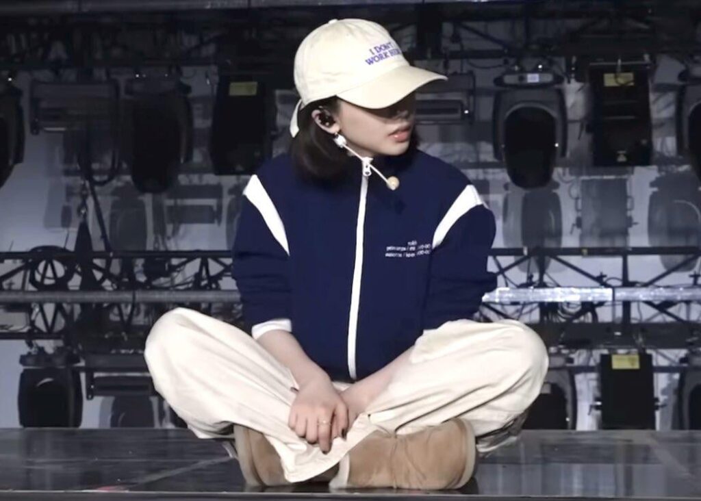 Does anybody know the brand of the top?