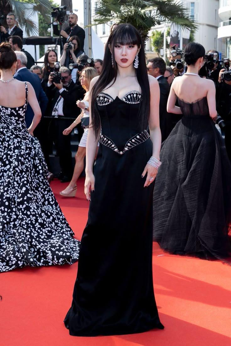 Giselle looks so gorgeous