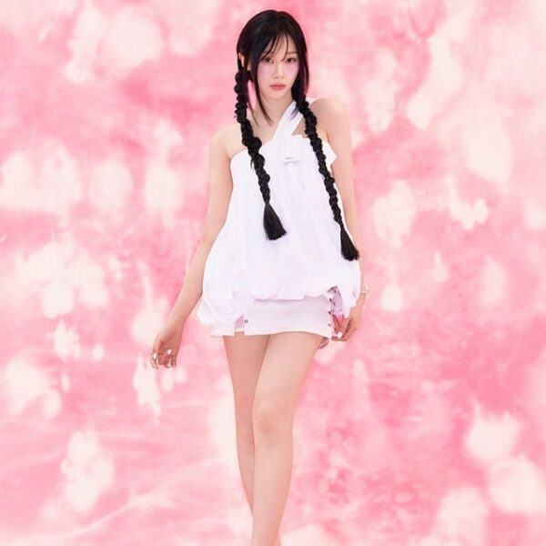 250502 Giselle for EITHER＆ x Glow Pixel Cushion