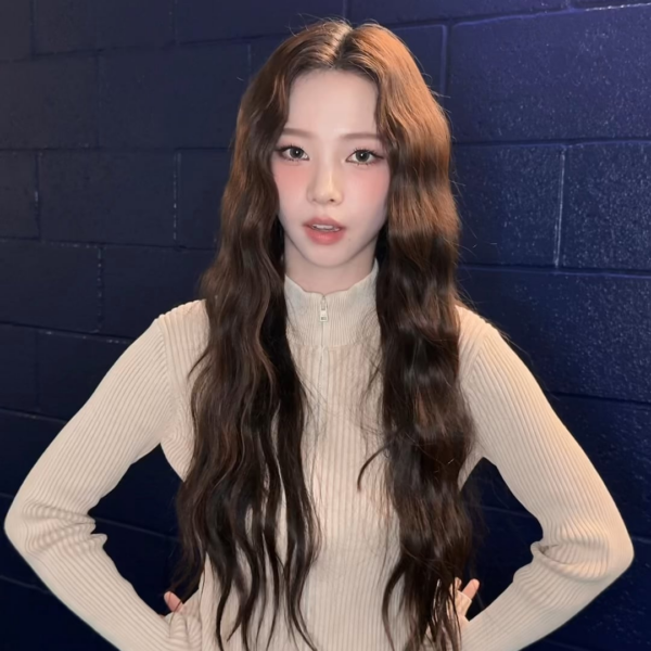 250513 aespa TikTok Update with Karina - let's go aksu 🤝 (with Hearts2Hearts IAN)