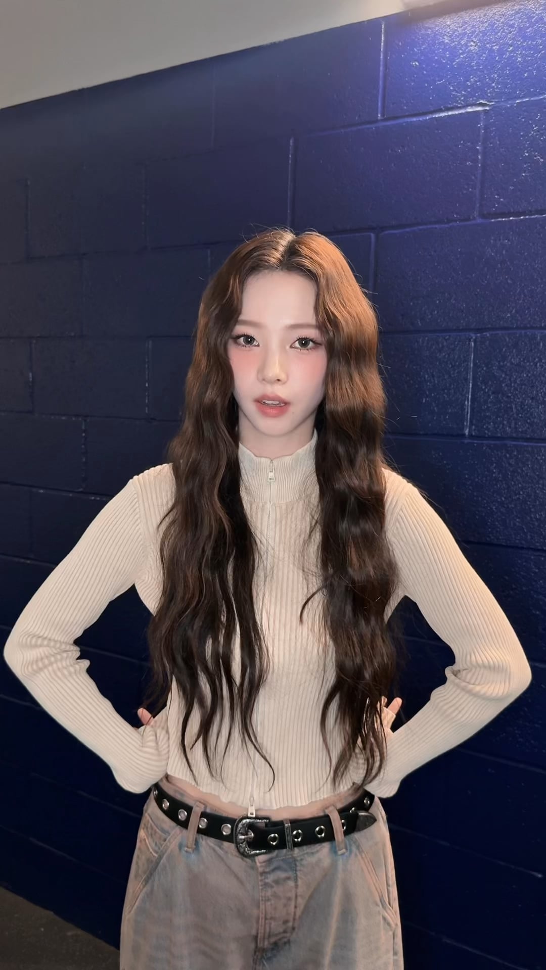 250513 aespa TikTok Update with Karina - let's go aksu 🤝 (with Hearts2Hearts IAN)