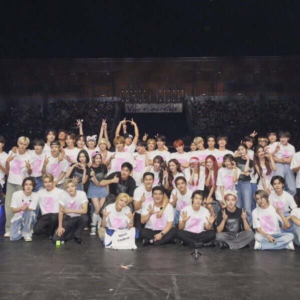 250510 SMTOWN Twitter Update with aespa - SMTOWN FAMILY PHOTO📸
in SMTOWN LIVE 2025 [THE CULTURE, THE FUTURE] in MEXICO CITY ¡Muchas gracias, MÉXICO!💖