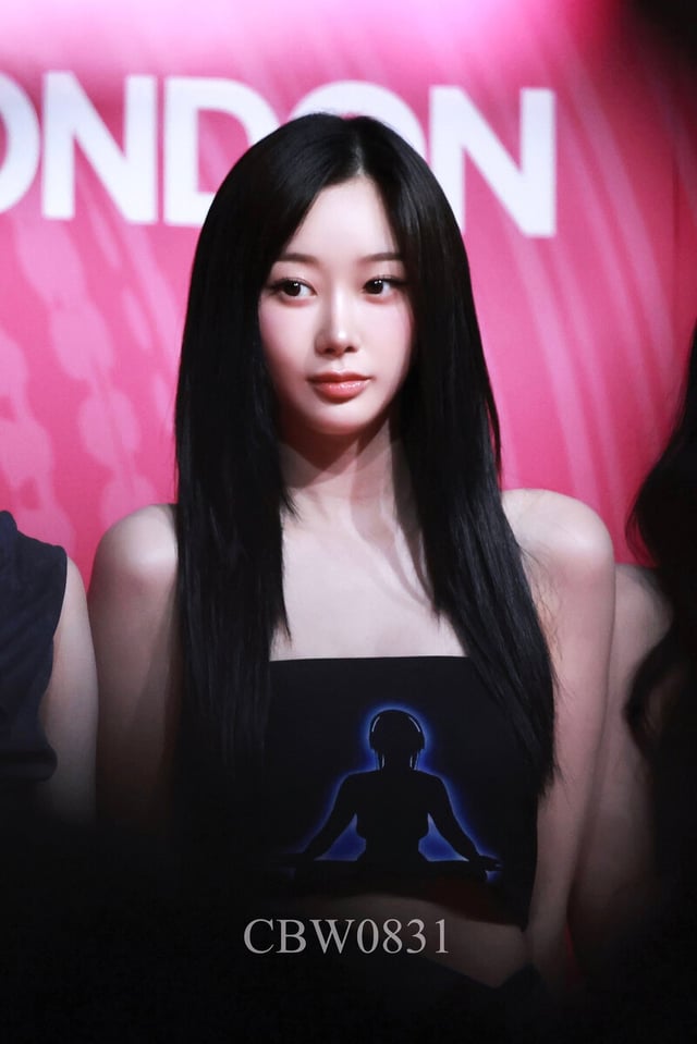 250628 Giselle (at SMTOWN in London)