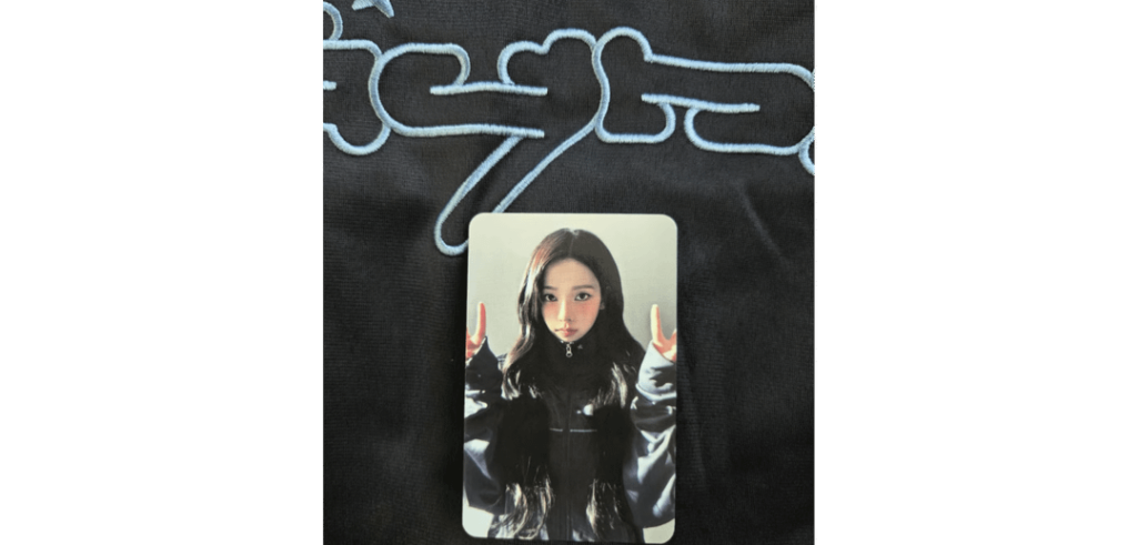 aespa Fans! Need help spotting real or fake photocard.