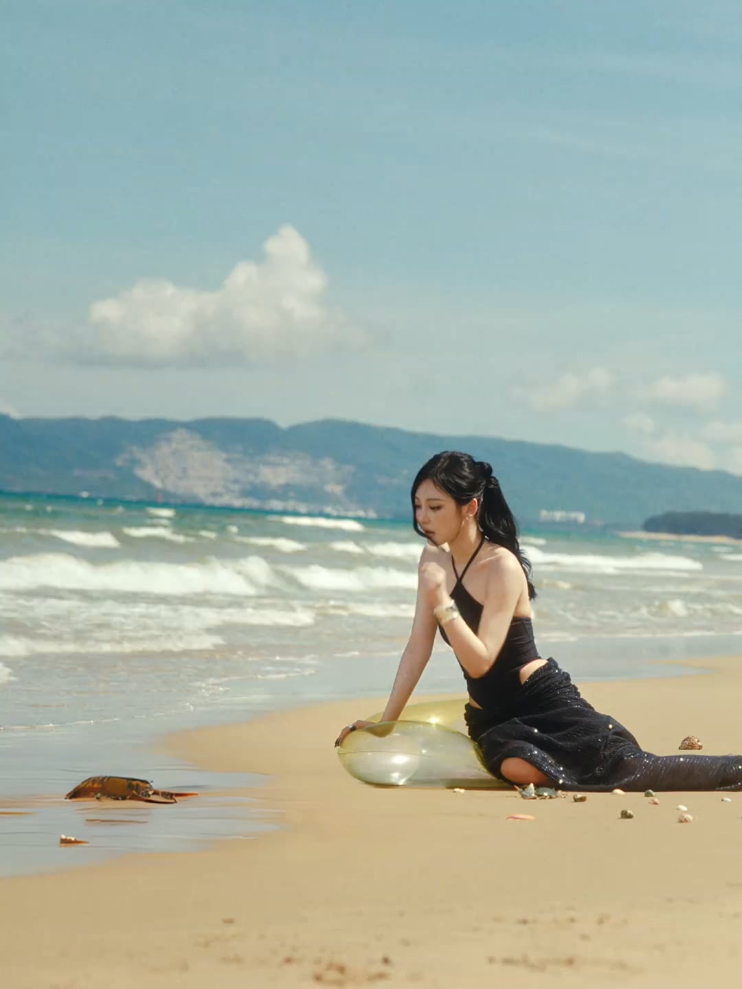 250610 VOGUE CHINA Weibo Update with Ningning - At the escape scene of #VOGUESeasideHoliday, I met @NINGx2 by chance, boxing with lobsters on the beach. It seemed like a hearty but no-suspense match #VogueVacation