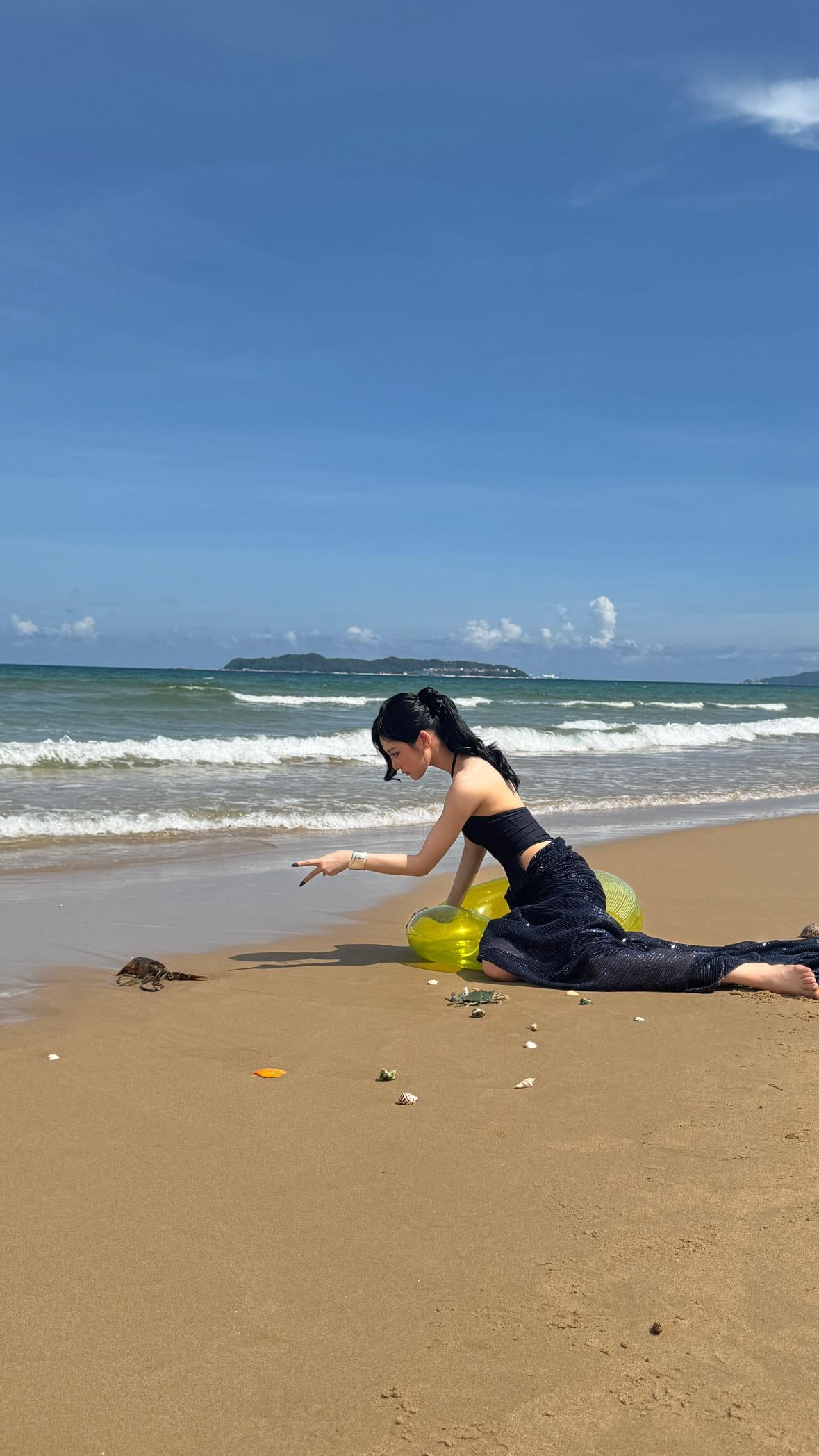 250607 Designer Mark Gong Instagram Story Update with Ningning