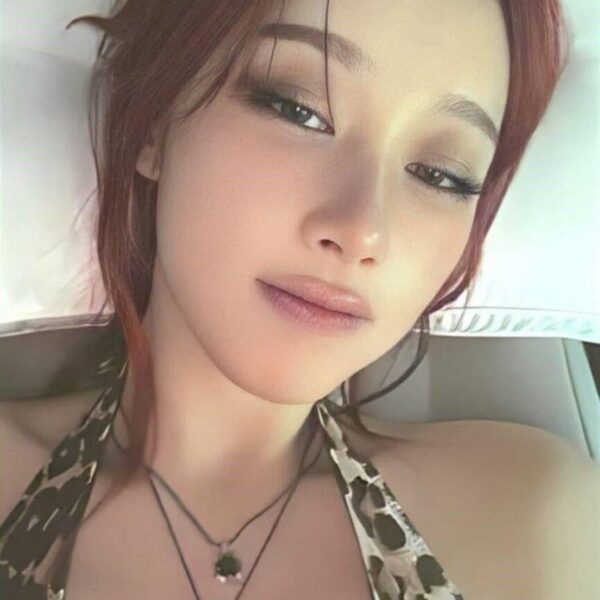 Giselle: Dirty Work Photocard (2)