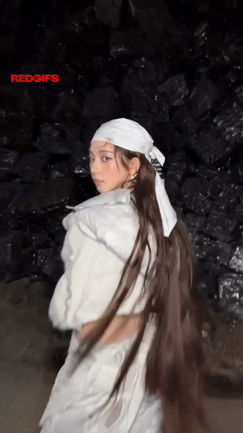 Ningning and Karina