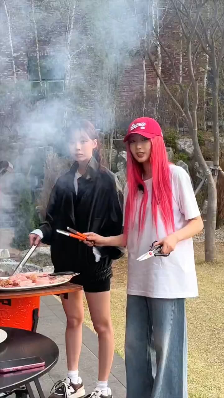 250710 aespa TikTok Update with Giselle & Winter - yum(๑ᵔ⤙ᵔ๑)yum