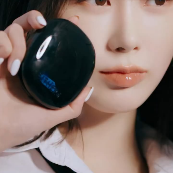 250702 Giselle for EITHER& x Blur Pixel Cushion 2