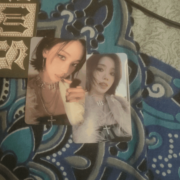 Just got the dirty work photo book and I got two photocards!