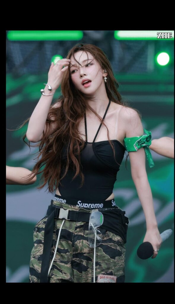 Karina waterbomb